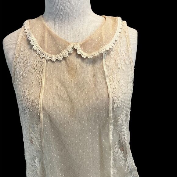 Delicate lace sleeveless, with collar top. It’s oh so feminine and dainty. - Picture 1 of 7